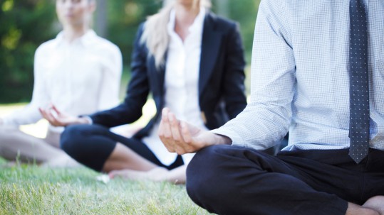 Yoga im Betrieb / am Arbeitsplatz